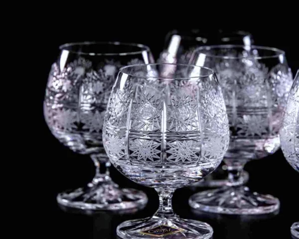 Rum glasses with a touch of grandeur