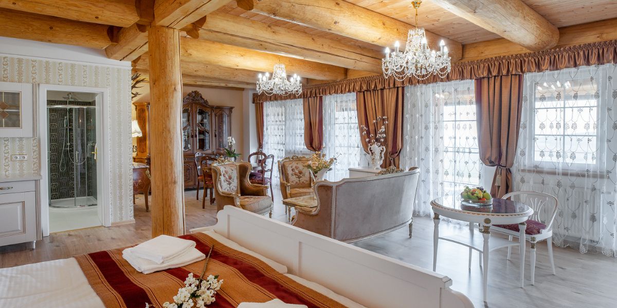 Crystal Elegance in the Heart of Moravian Tuscany 