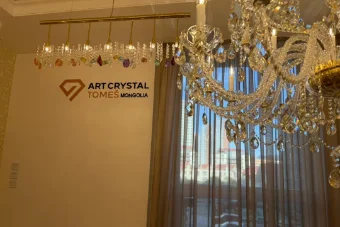 ArtCrystal Tomeš Mongolia branch with crystal chandelier
