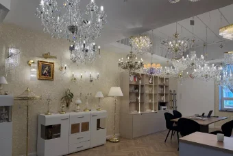 Bohemia Crystal chandelier showroom ArtCrystal Tomeš