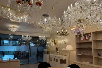 Exhibition of handmade crystal chandeliers ArtCrystal Tomeš