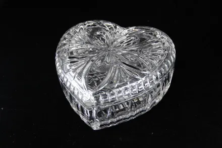 Cut heart candy box BF54700130
